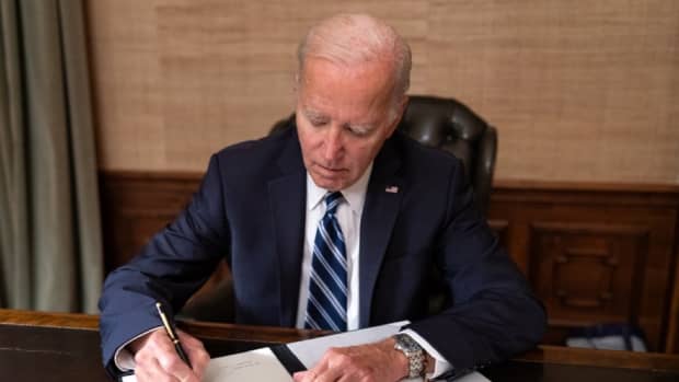 On Saturday, September 30, 2023, President Biden signed into law:   H.R. 5860, which provides fiscal year appropriations to Federal agencies through November 17, 2023, for continuing projects of the Federal Government and extends several expiring authorities.